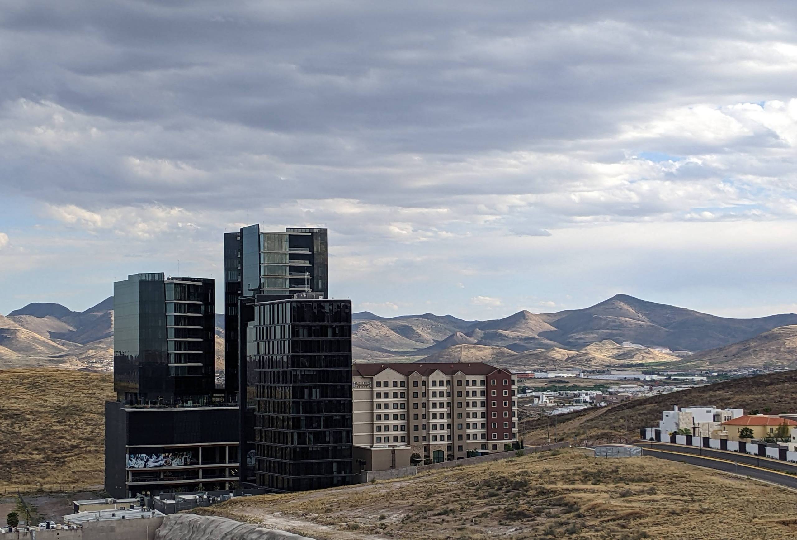 PXL 20230417 001152598.MP