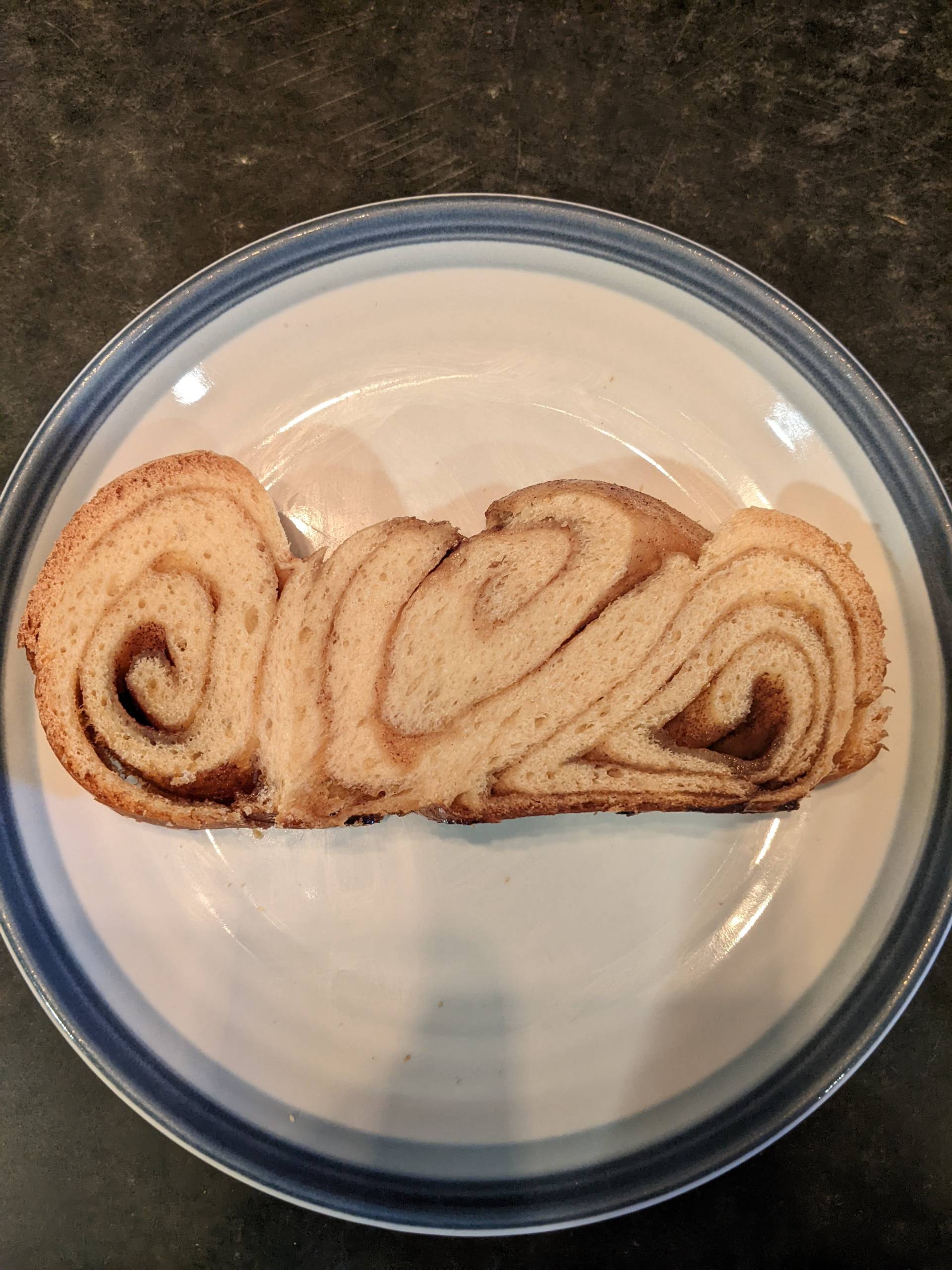 PXL 20220528 231835886.MP